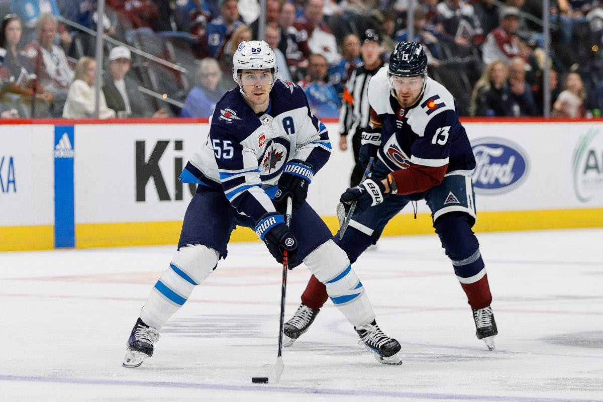 The Winnipeg Jets beat themselves in series against Avalanche