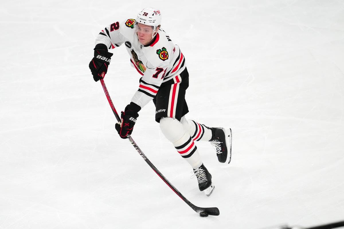 Blackhawks sign Alex Vlasic to six-year contract extension