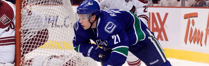 RFA Mason Raymond Re-Signs with Canucks
