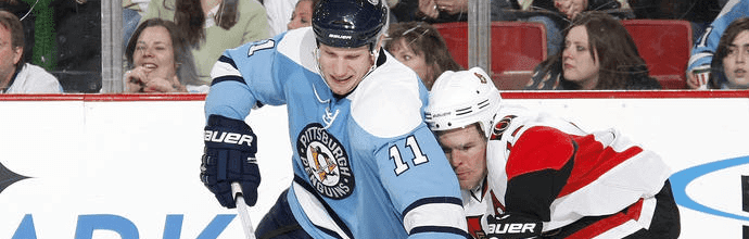 Slot Jordan Staal next to Evgeni Malkin