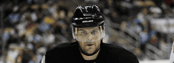 Comrie sticking on left side of Malkin
