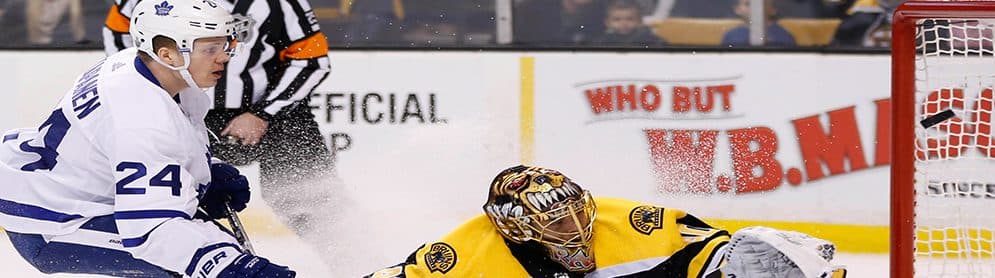 Kasperi Kapanen shrugs off Brad Marchand, scores incredible shorthanded goal