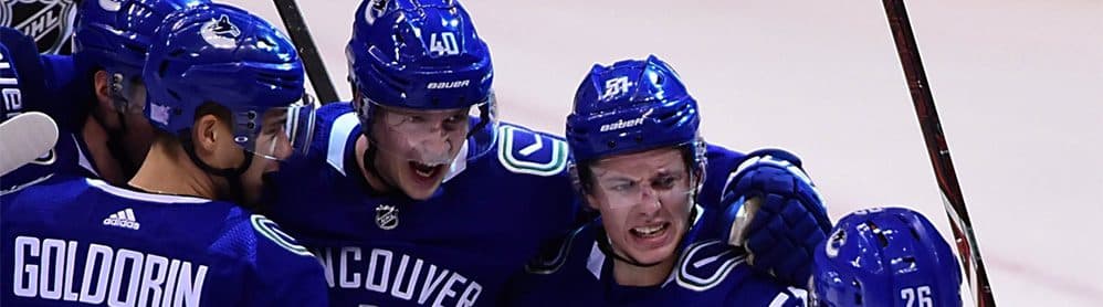 Elias Pettersson records first career five-point game