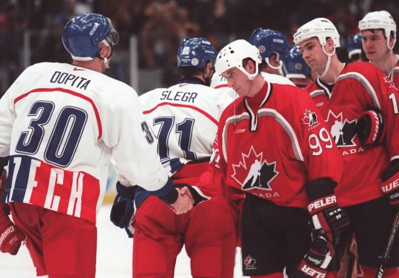 Team Canada Nike Jersey / 90s Vintage NHL Juniors Hockey / Canadian