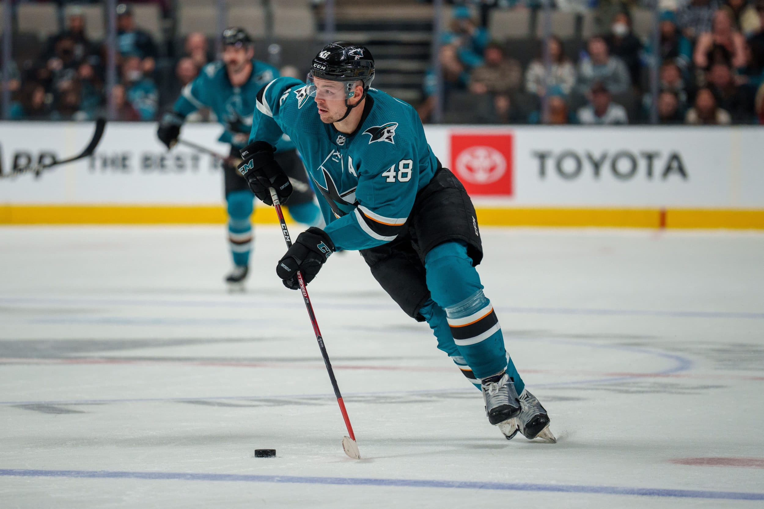 San Jose Sharks sign Tomas Hertl to eight-year extension