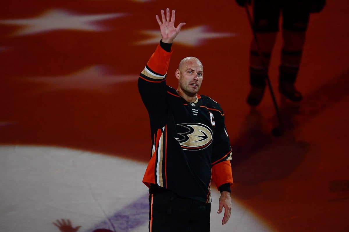 Watch: Anaheim Ducks’ Ryan Getzlaf ends NHL career with spectacular spin-o-rama assist