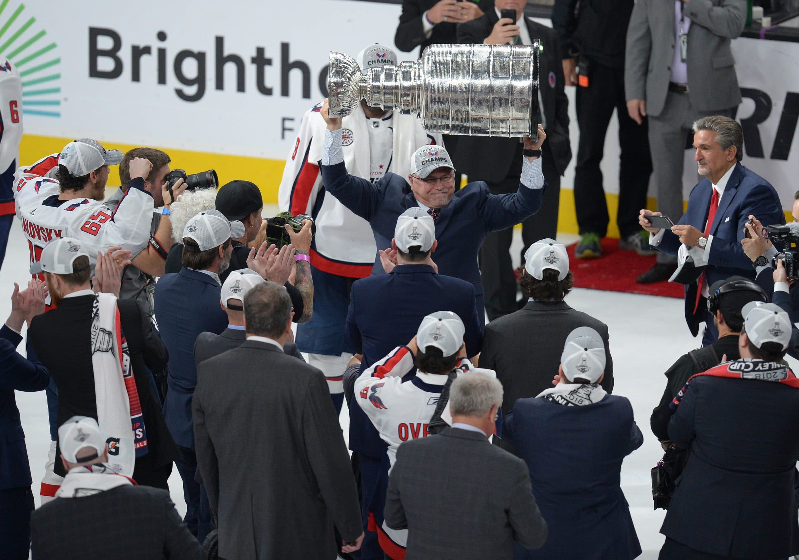 Winnipeg Jets set to interview Barry Trotz for vacant head coaching position