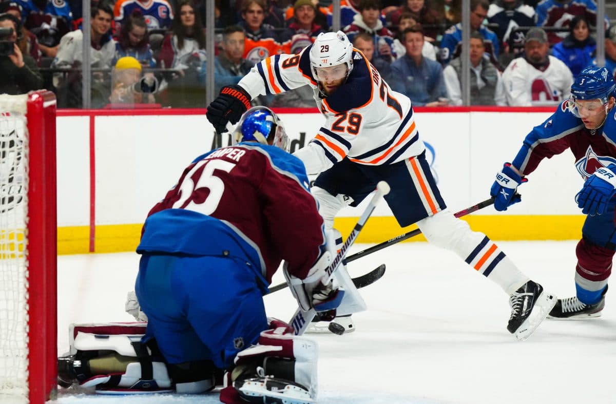 Pavel Francouz will start Game 2 for the Avalanche as Darcy Kuemper is out with an upper-body injury