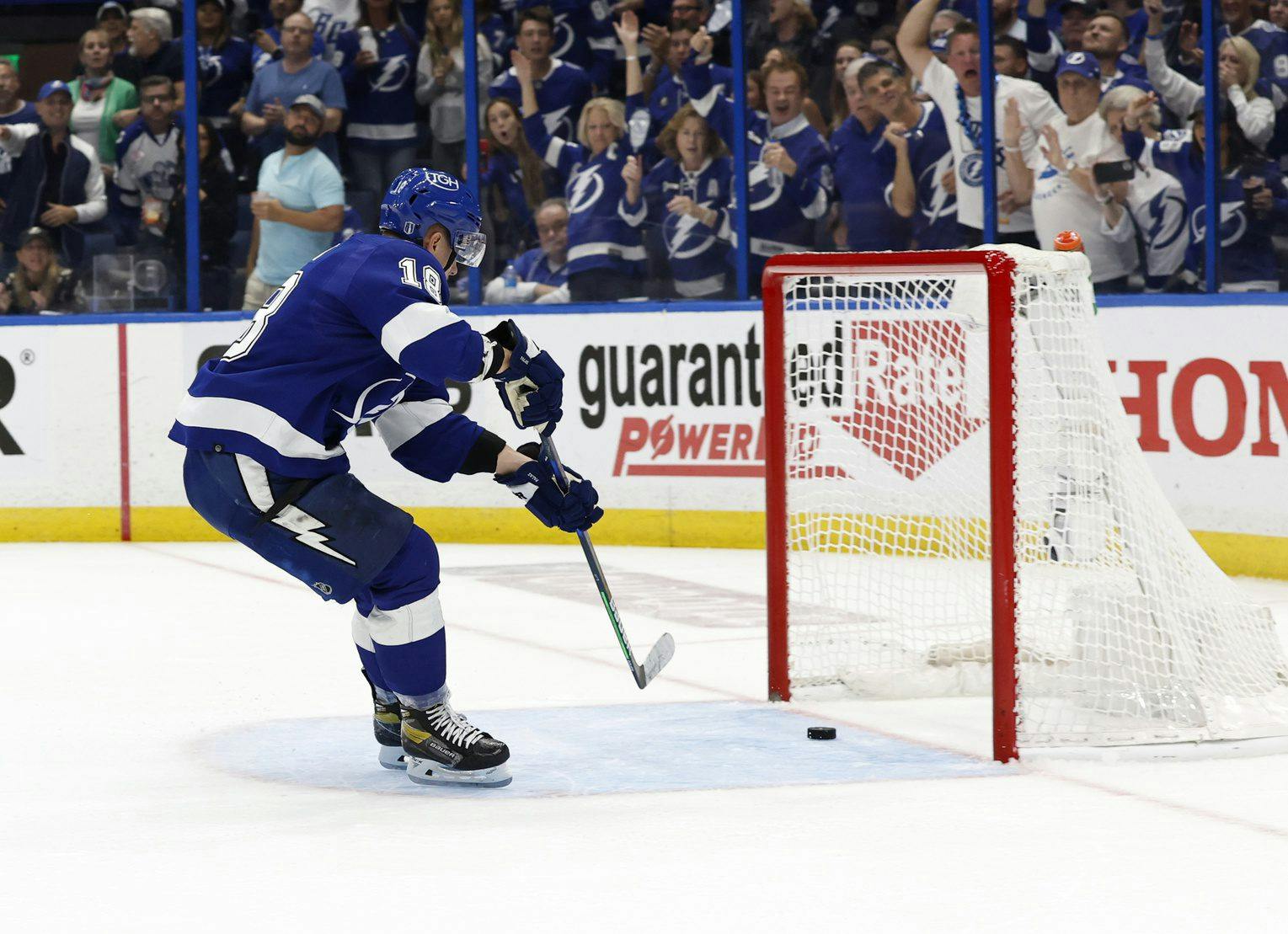 Tampa Bay Lightning sweep Florida Panthers with 2-0 win