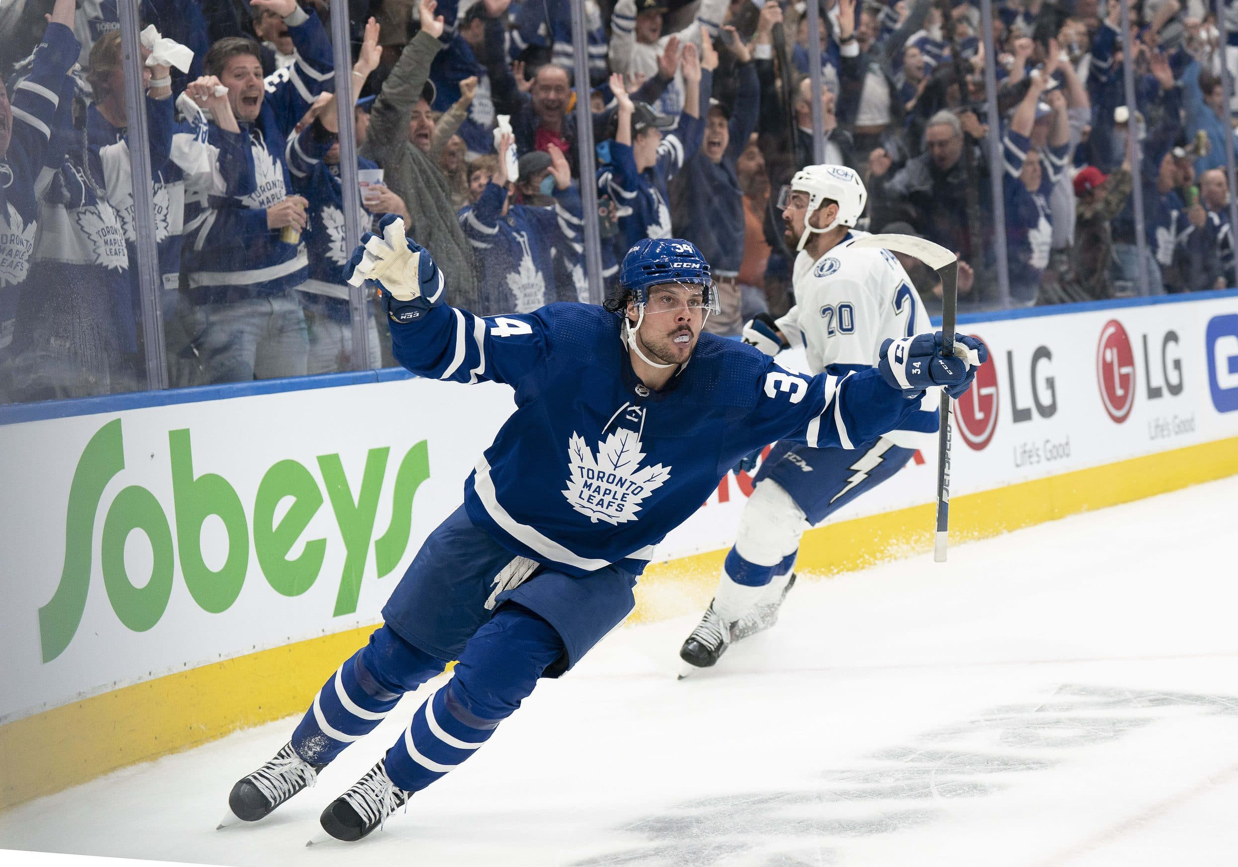 Auston Matthews wins Hart Trophy, becomes first Leaf to win Ted Lindsay Award