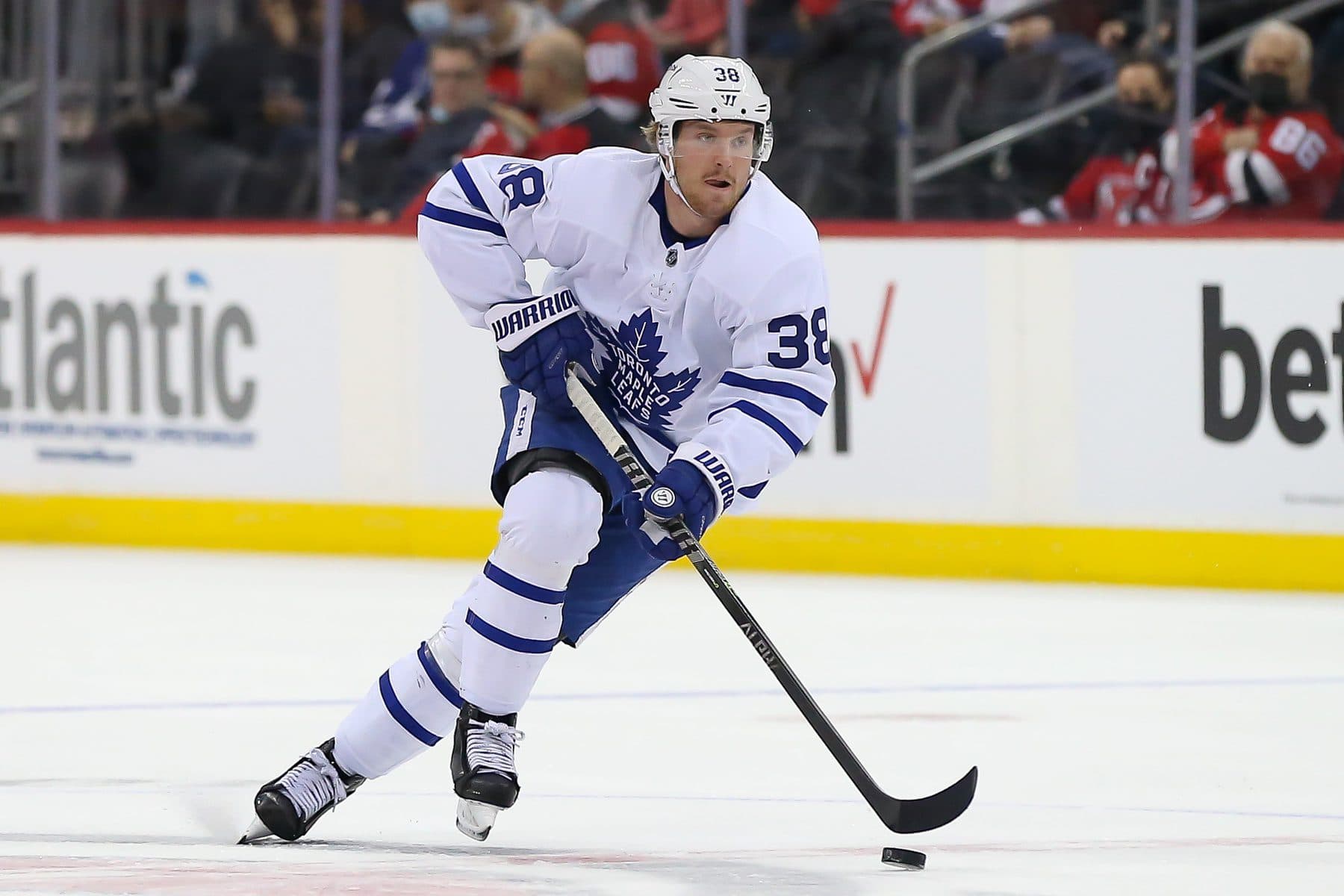 Toronto Maple Leafs sign Rasmus Sandin to two-year, $2.8M contract