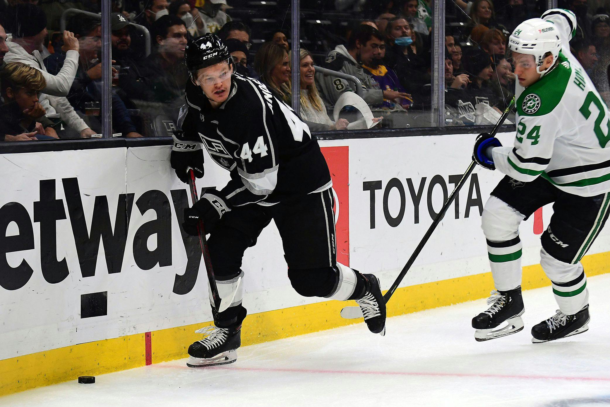 Los Angeles Kings re-sign Mikey Anderson to one-year contract