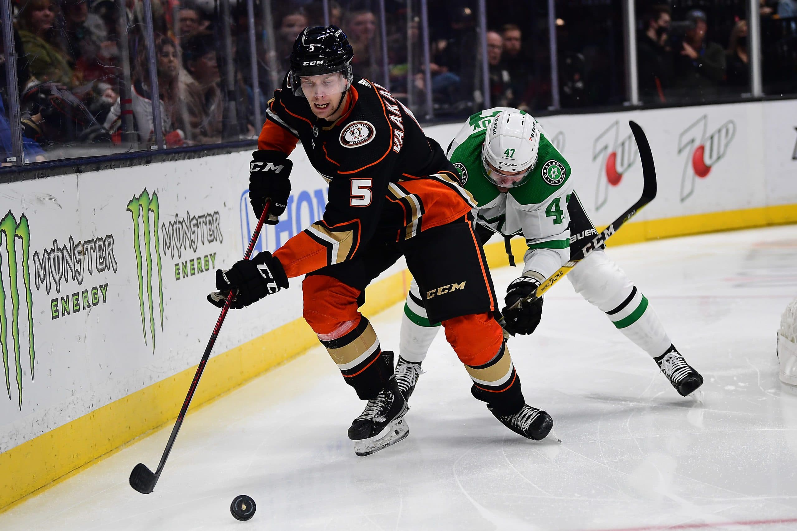 Anaheim Ducks defenceman Urho Vaakanainen stretchered off ice after crashing into boards