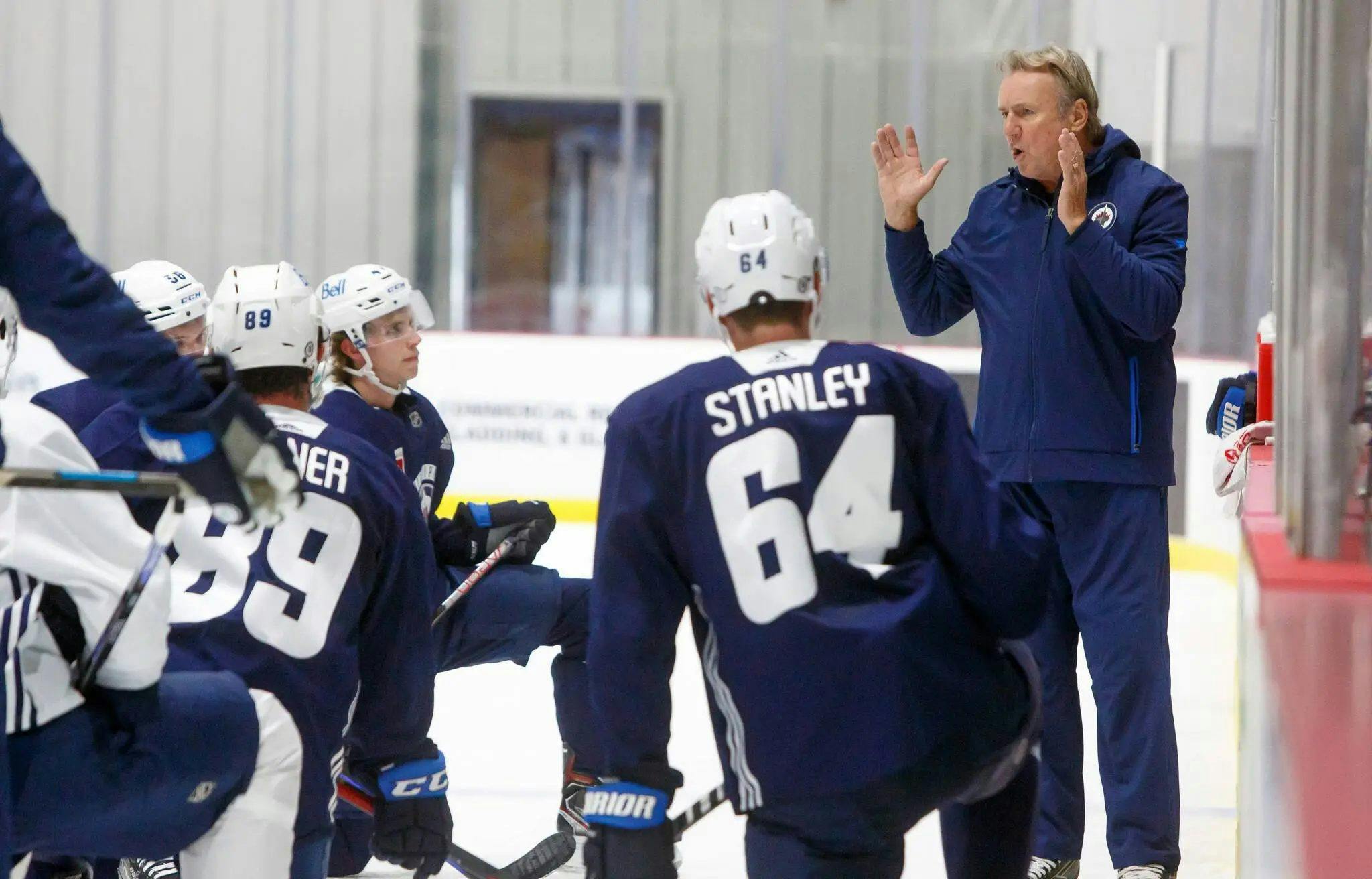 Rick Bowness back with Winnipeg Jets after leave of absence