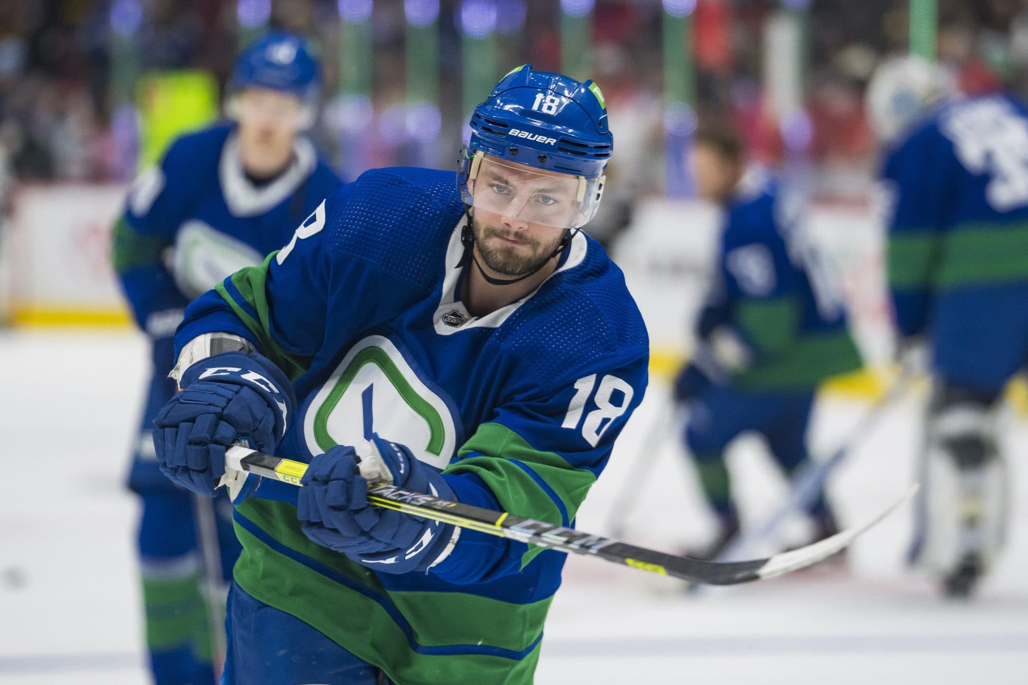 Vancouver Canucks trade Jason Dickinson to Chicago Blackhawks