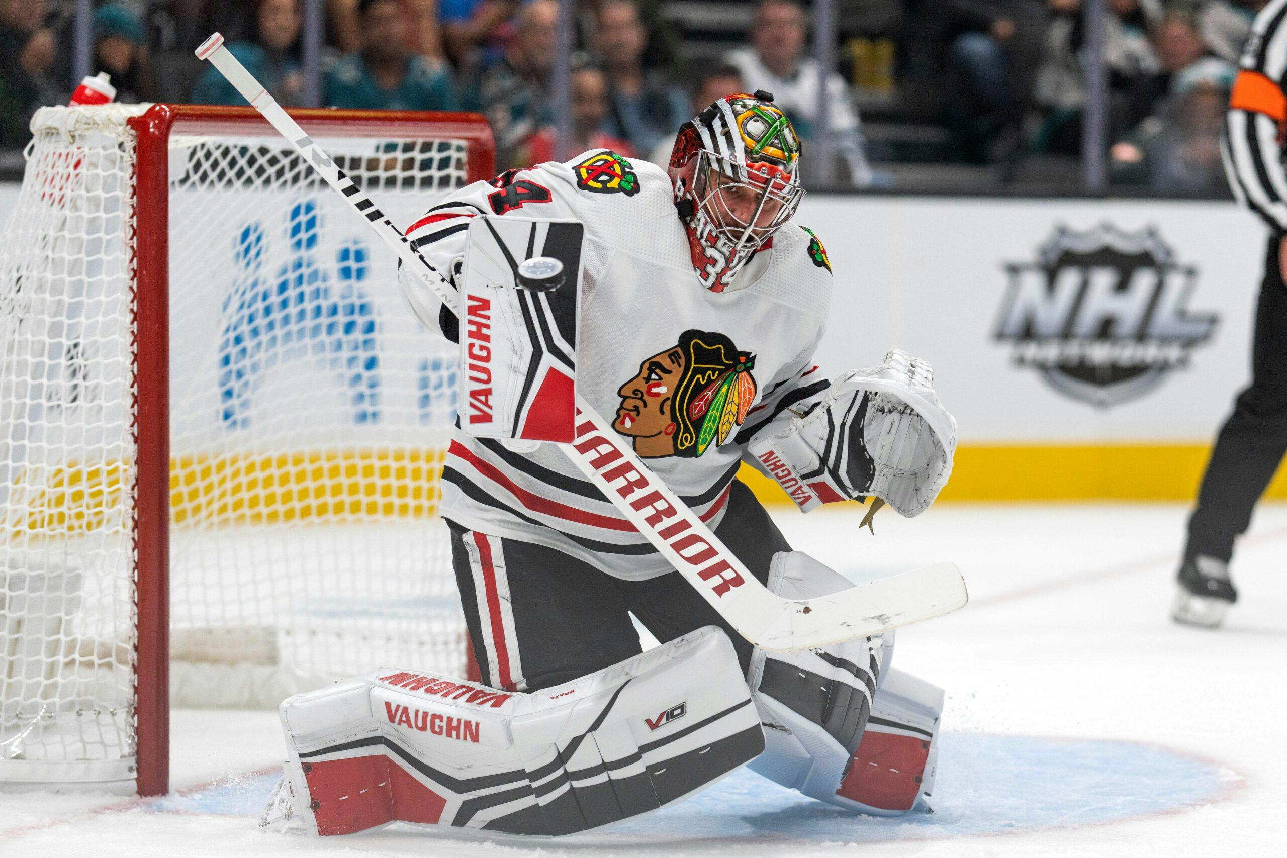 What the Blackhawks’ new contract for Petr Mrazek means for the goalie market