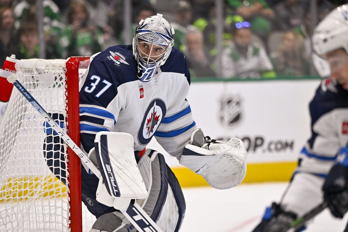 Jets lose pair of defenceman and a goalie, but win over Jackets suits 'em  fine