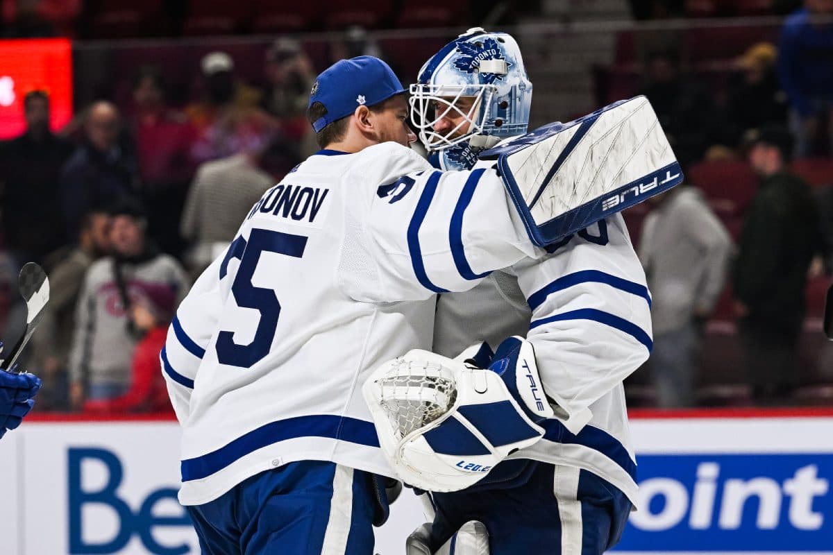 Kallgren makes 34 saves, Maple Leafs beat Hurricanes 3-2