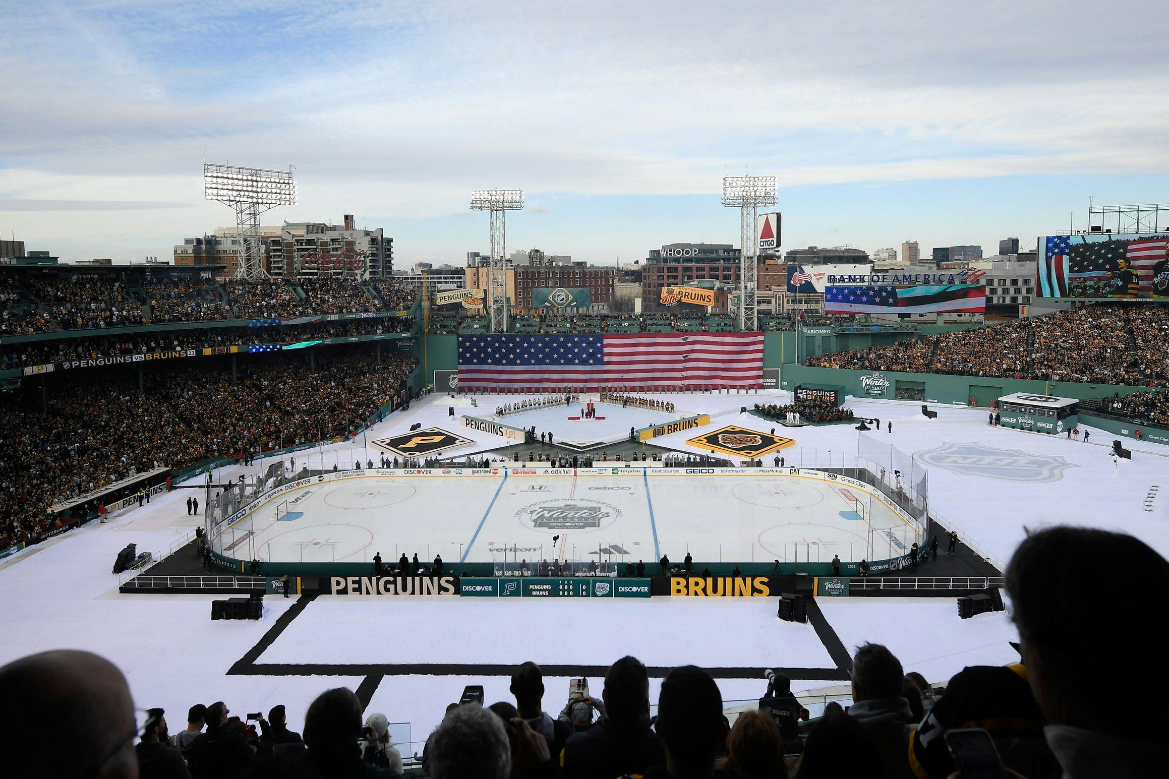 Pittsburgh Penguins’ goalie Tristan Jarry leaves Winter Classic early with groin injury