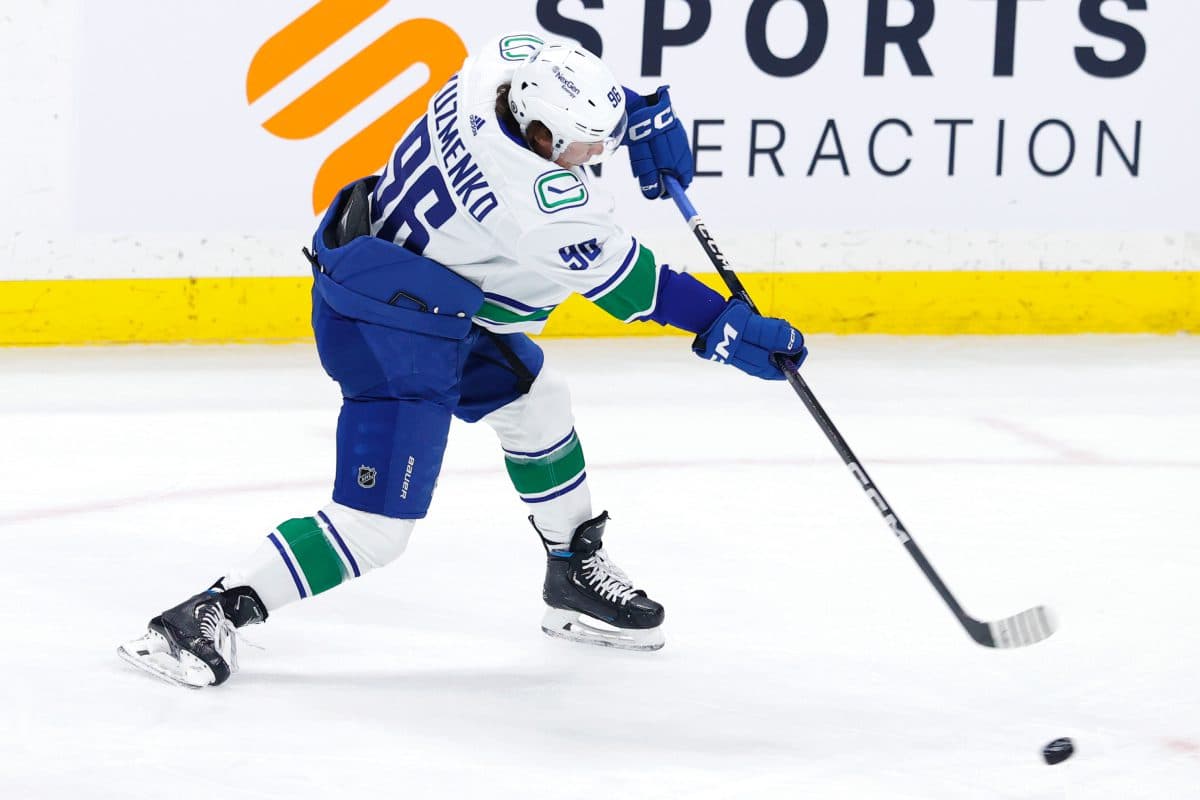 Nick Taylor goes to Vancouver Canucks game 