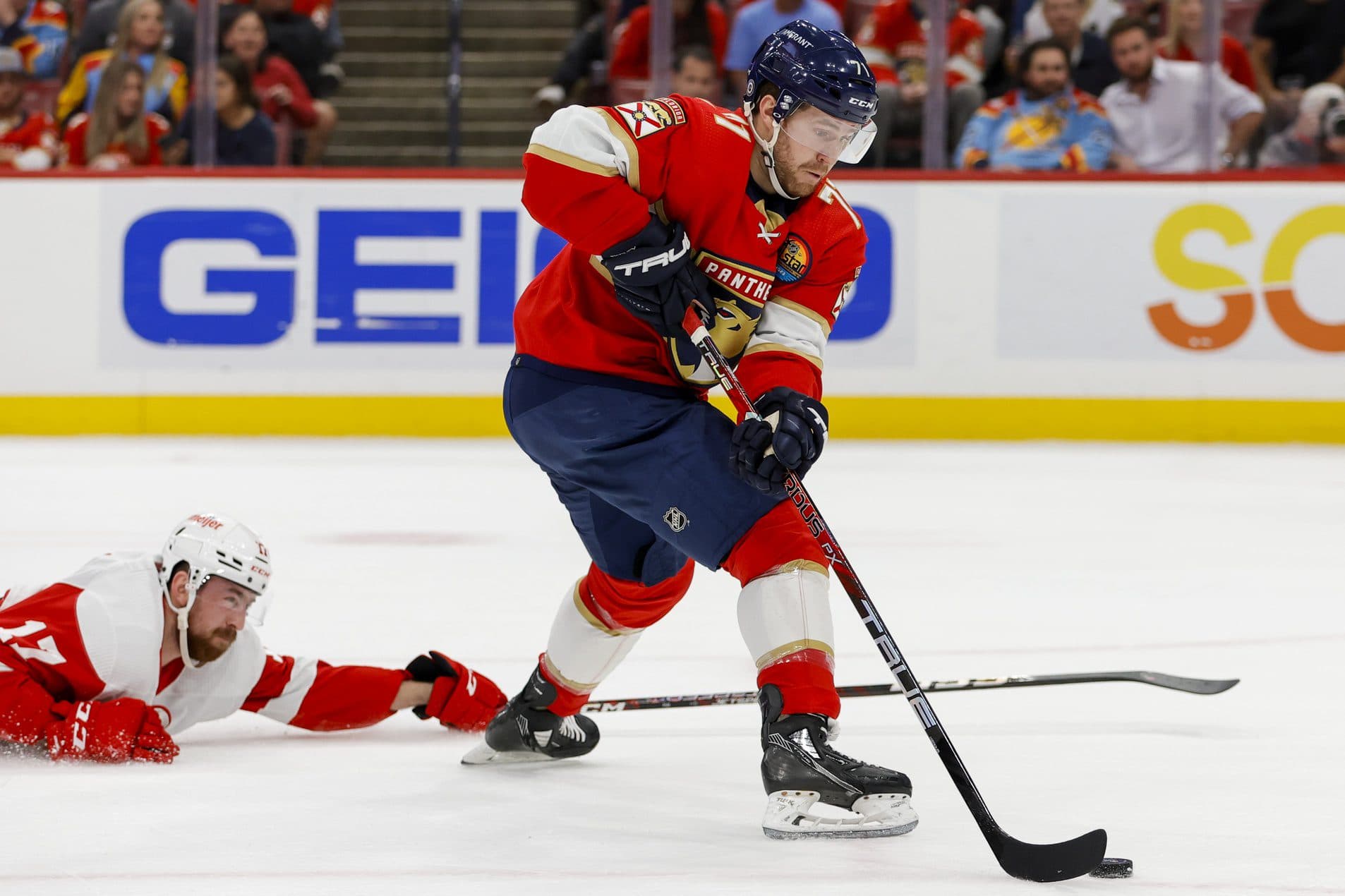 Montreal Canadiens claim Chris Tierney off waivers from Florida Panthers