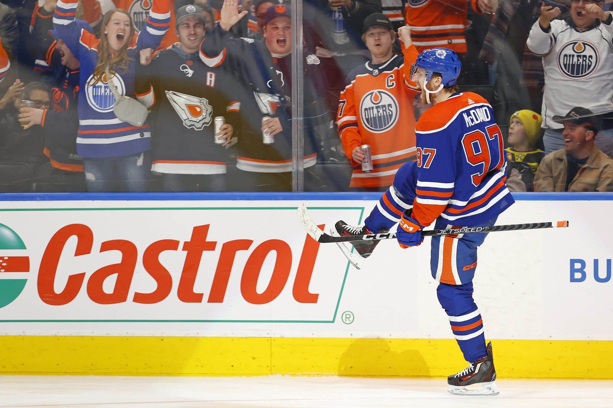 Connor McDavid scores 300th career NHL goal