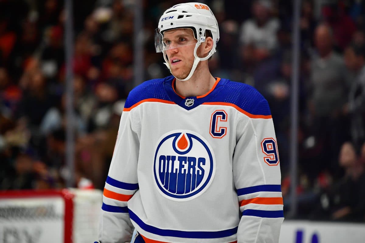 Edmonton Oilers: Is Connor McDavid A Great Team Leader?