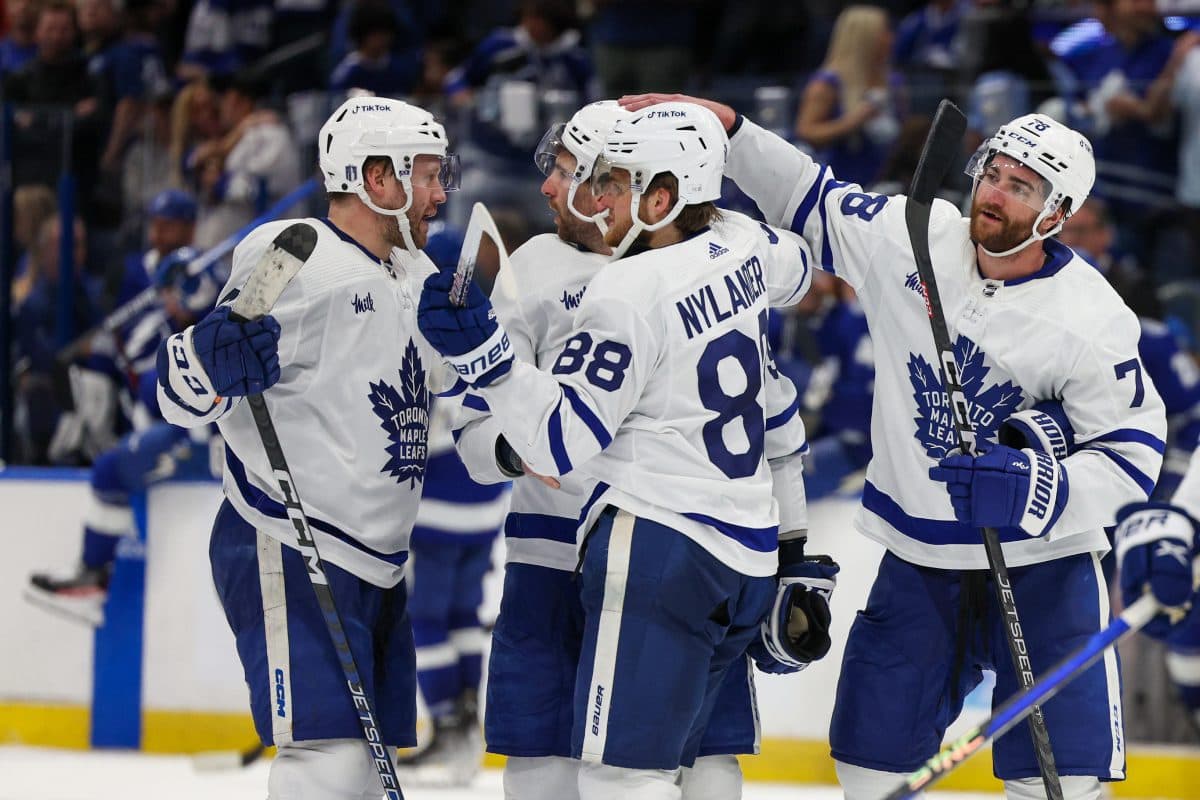 Leafs beat Lightning, advance to 2nd round for 1st time since 2004