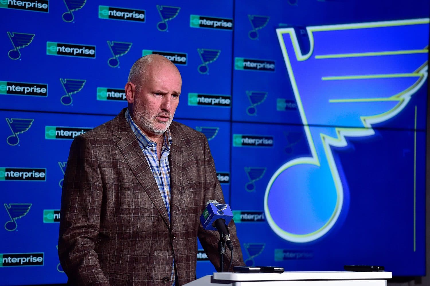 St. Louis Blues would consider moving No. 16 pick to move up, trade for younger player
