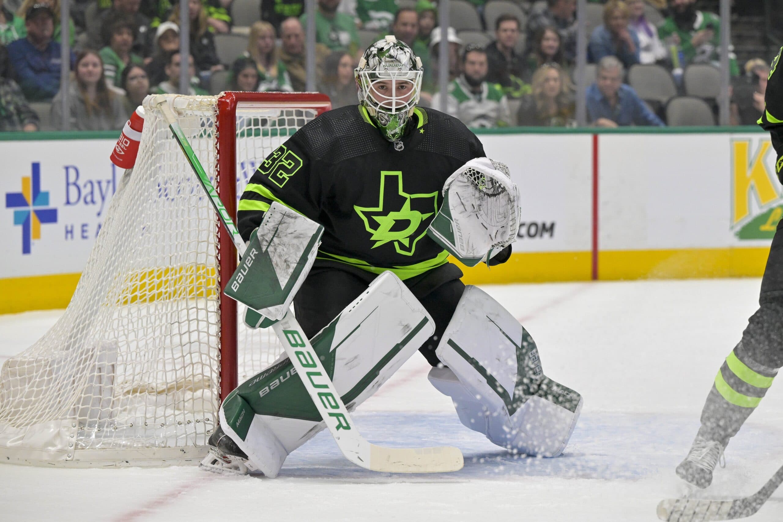 Dallas Stars sign G Jake Oettinger to three-year deal