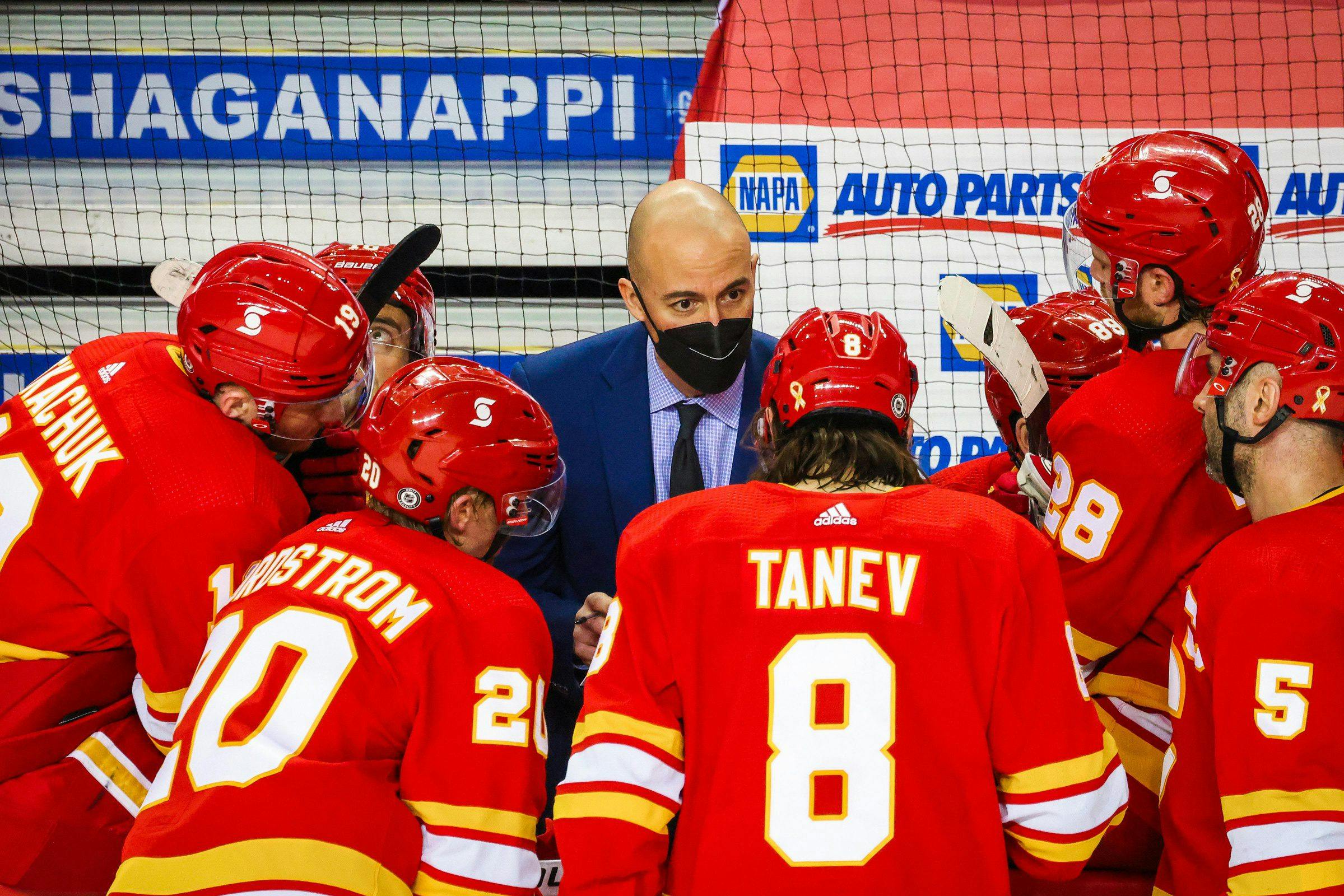 Calgary Flames officially name Ryan Huska as head coach