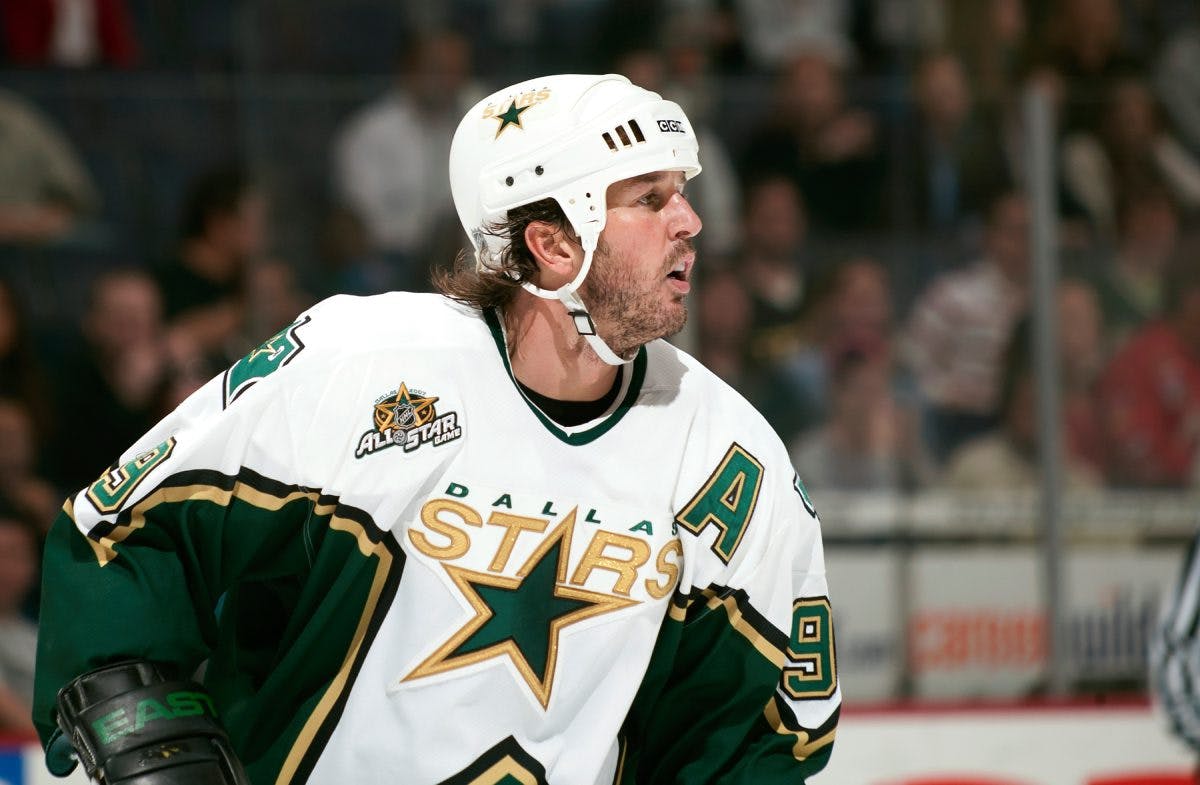 Alex Mogilny once again snubbed by Hockey Hall of Fame