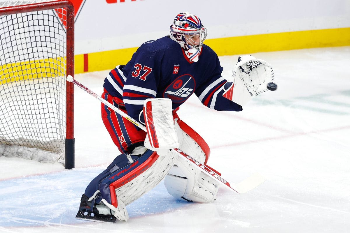 Why New Jersey Devils may not be best landing spot for Connor Hellebuyck