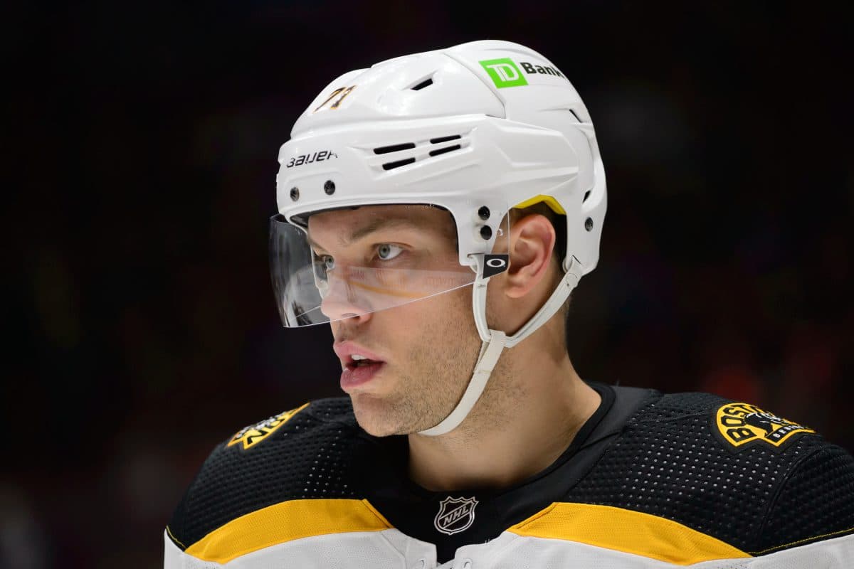 Boston Bruins trade Taylor Hall to Chicago Blackhawks