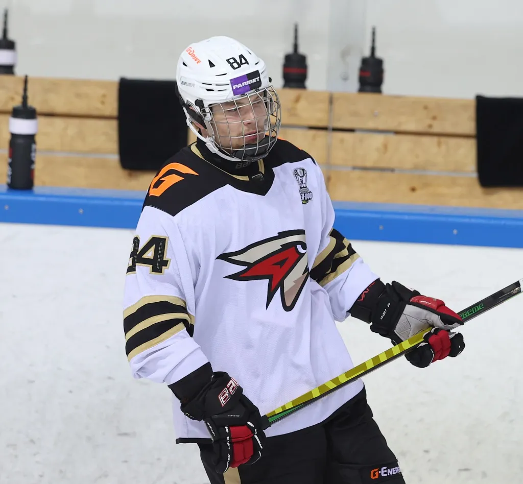 Colorado Avalanche select Mikhail Gulyayev with No. 31 overall pick in