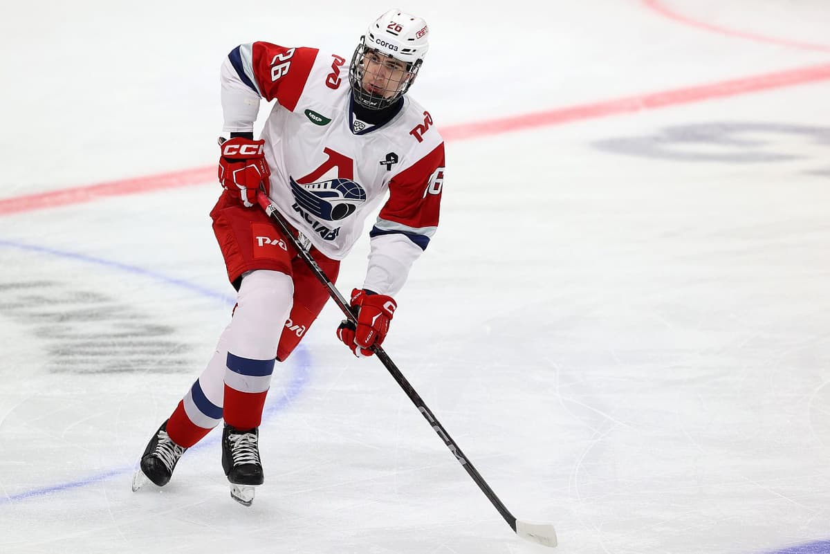 Arizona Coyotes draft defenseman Dmitri Simashev No. 6 overall in 2023