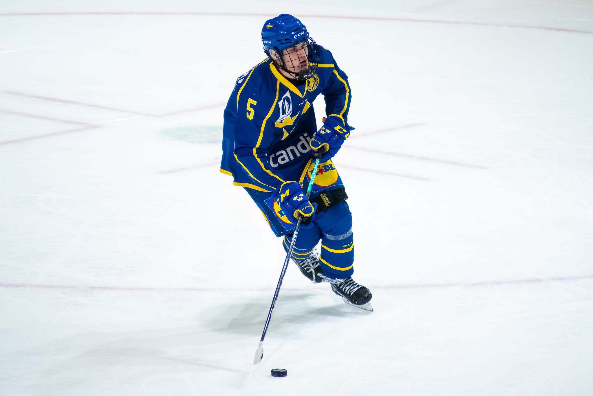 Vancouver Canucks draft defenseman Tom Willander No. 11 overall in 2023