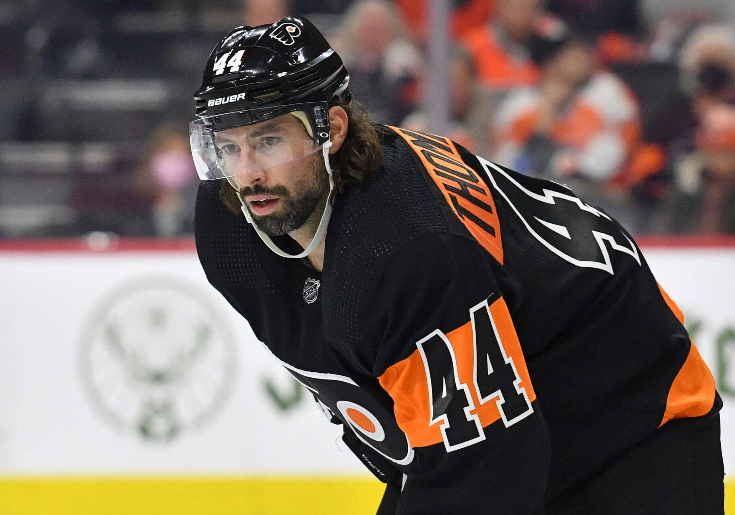 Nate Thompson retires from NHL after 15 seasons