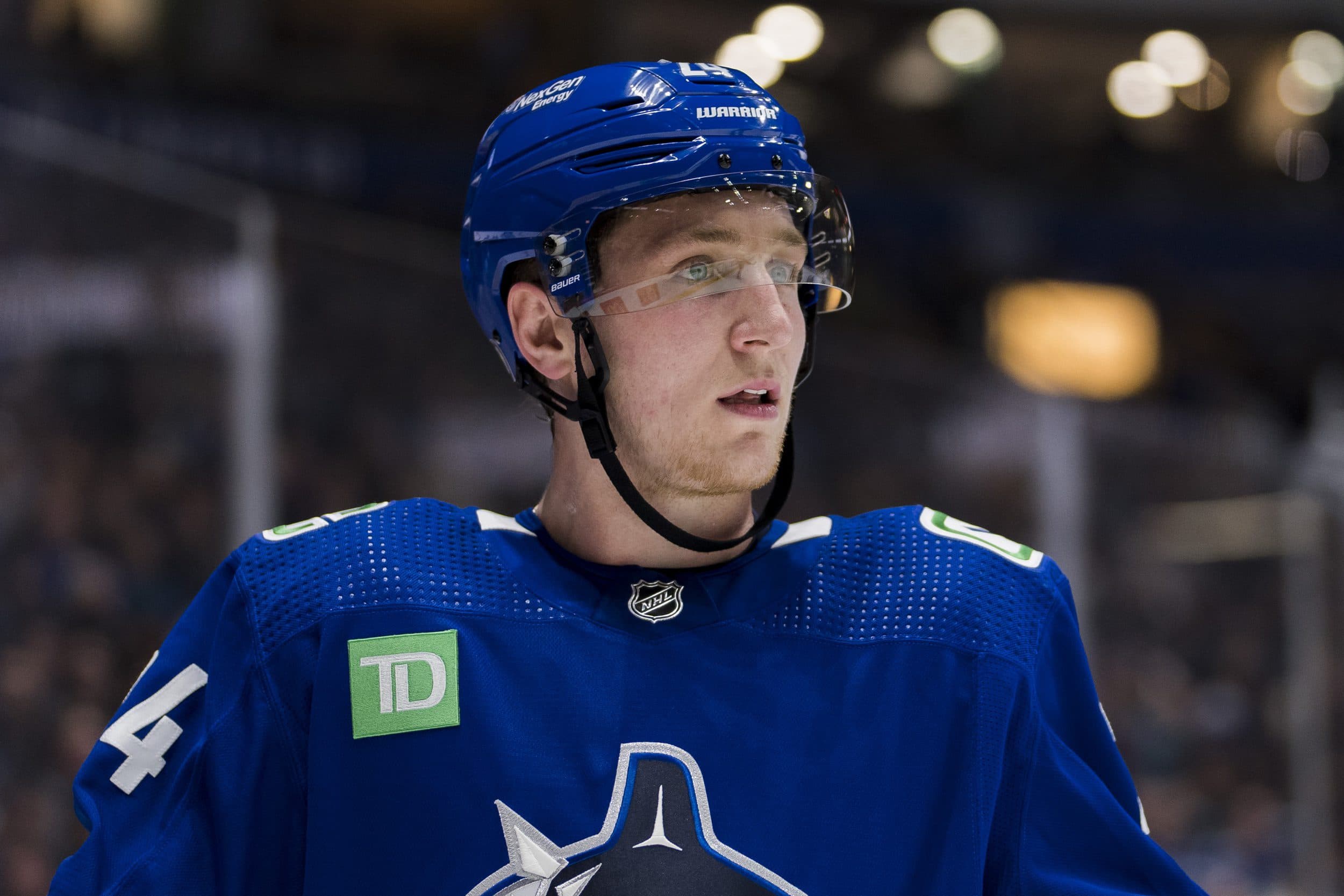 Arizona Coyotes sign defenseman Travis Dermott to one-year contract