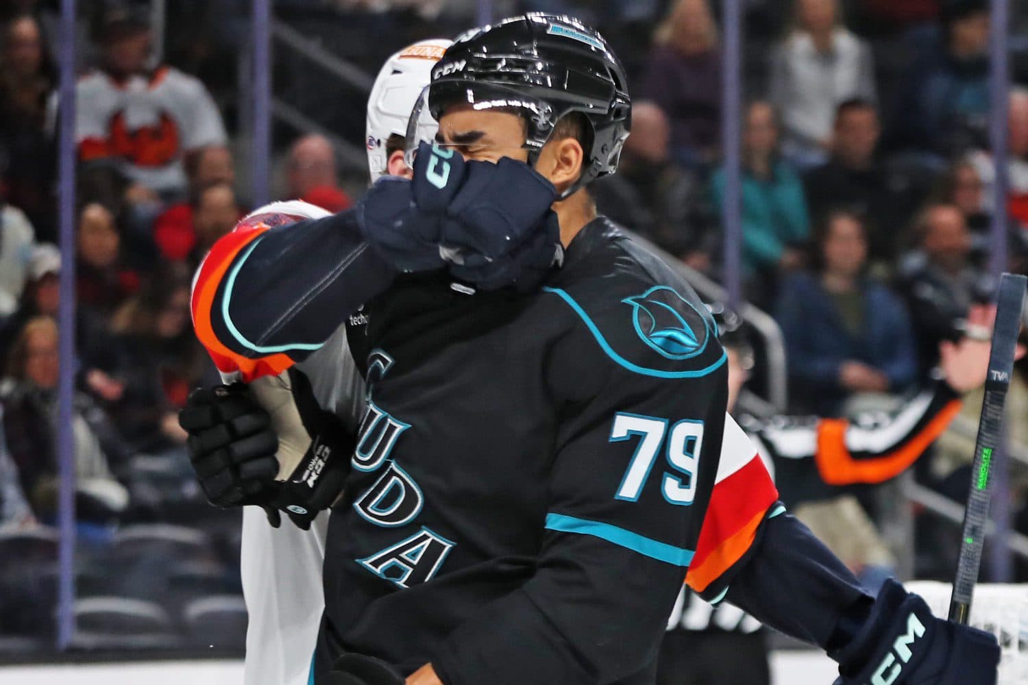 Arizona Coyotes sign defenseman Montana Onyebuchi to entry-level contract