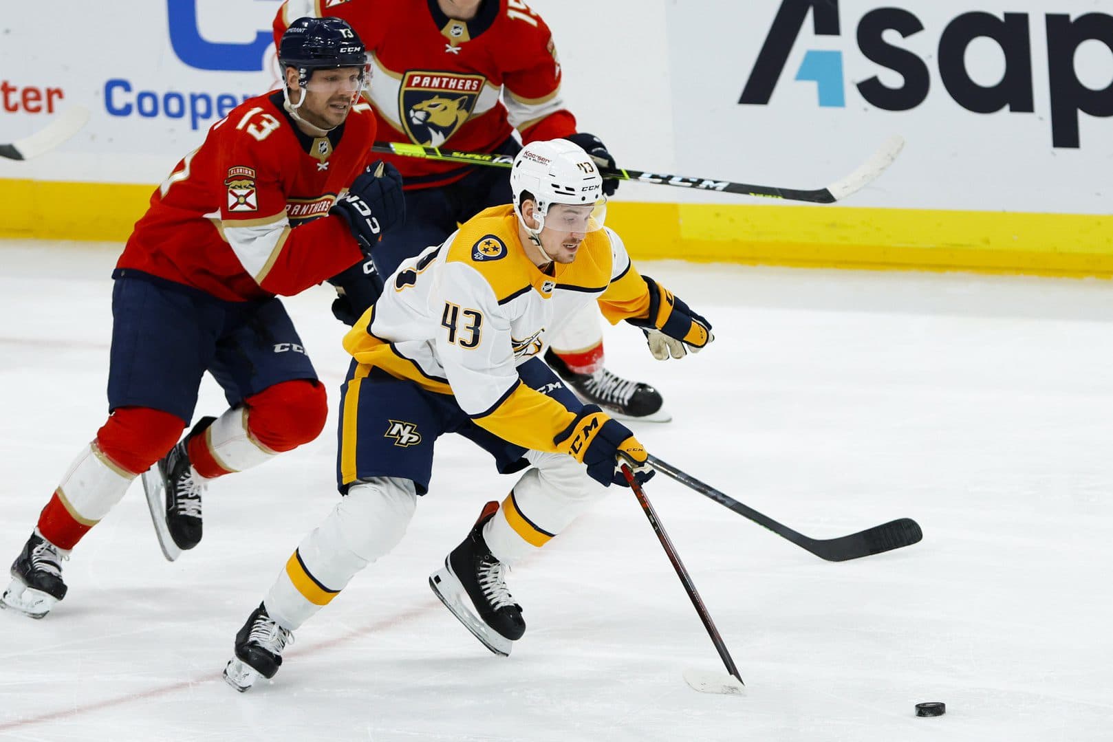 Arizona Coyotes sign forward John Leonard to one-year contract