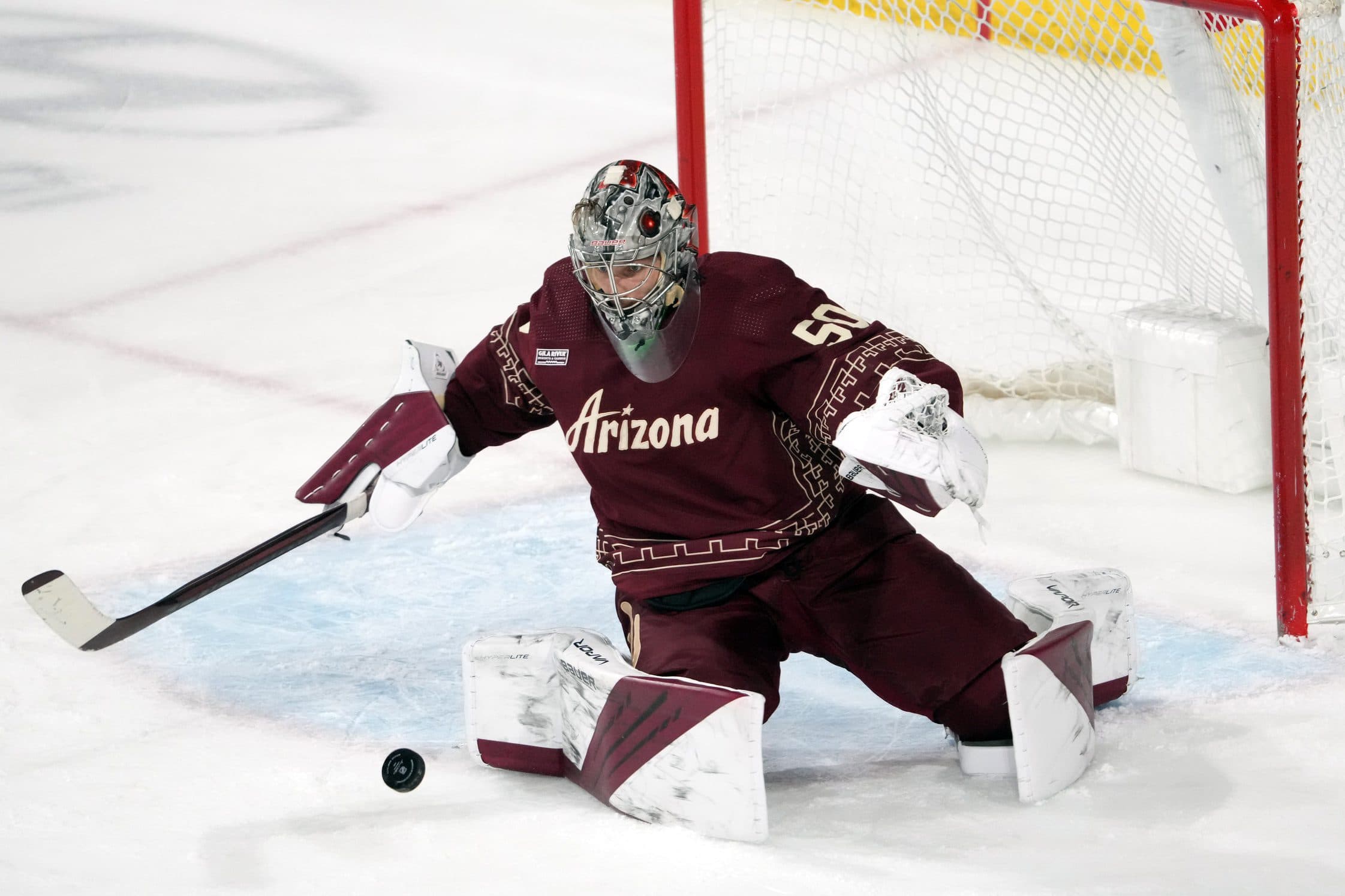 Arizona Coyotes re-sign goaltender Ivan Prosvetov to one-year contract