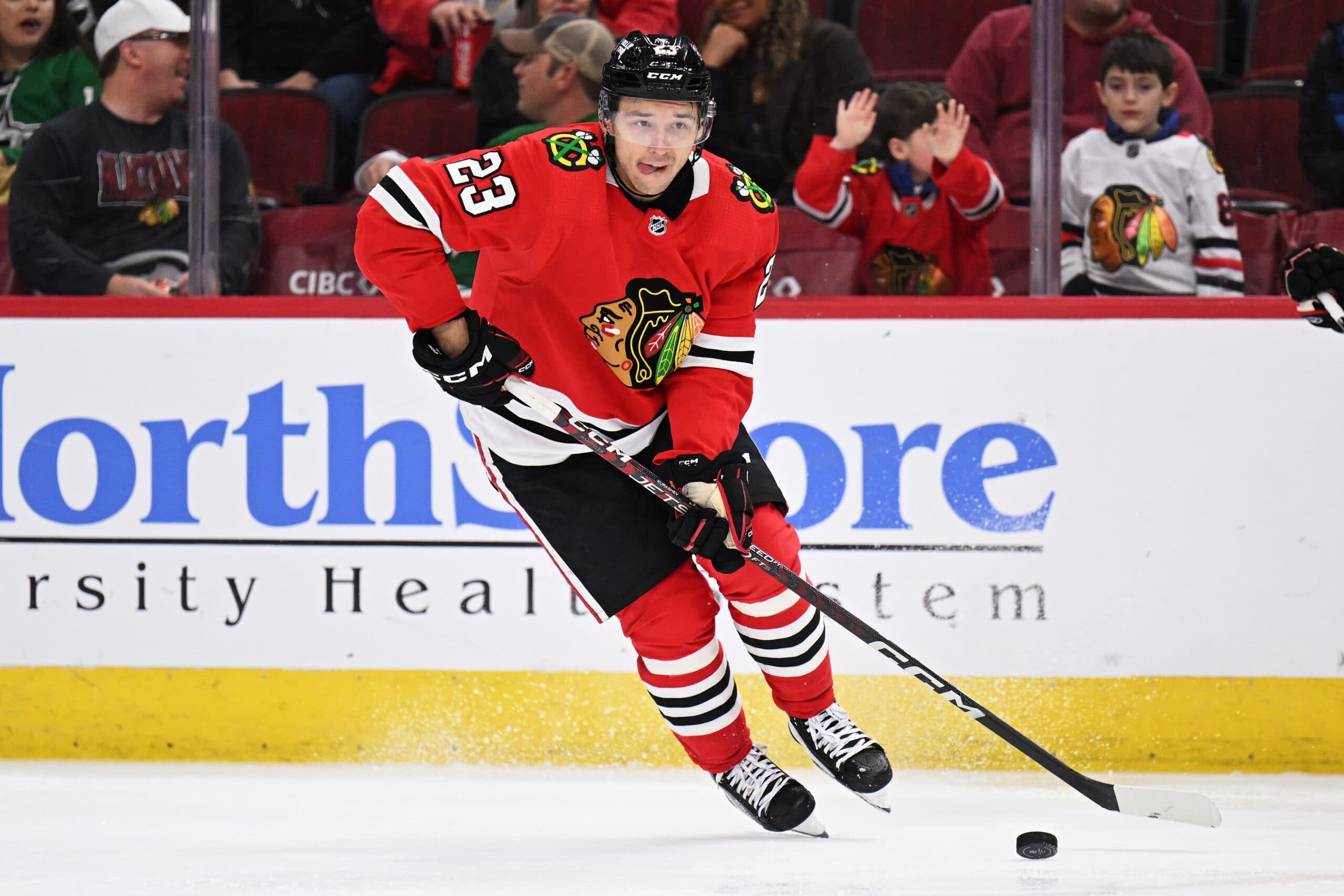 Blackhawks’ Philipp Kurashev added to IR with hand injury; Louis Crevier recalled