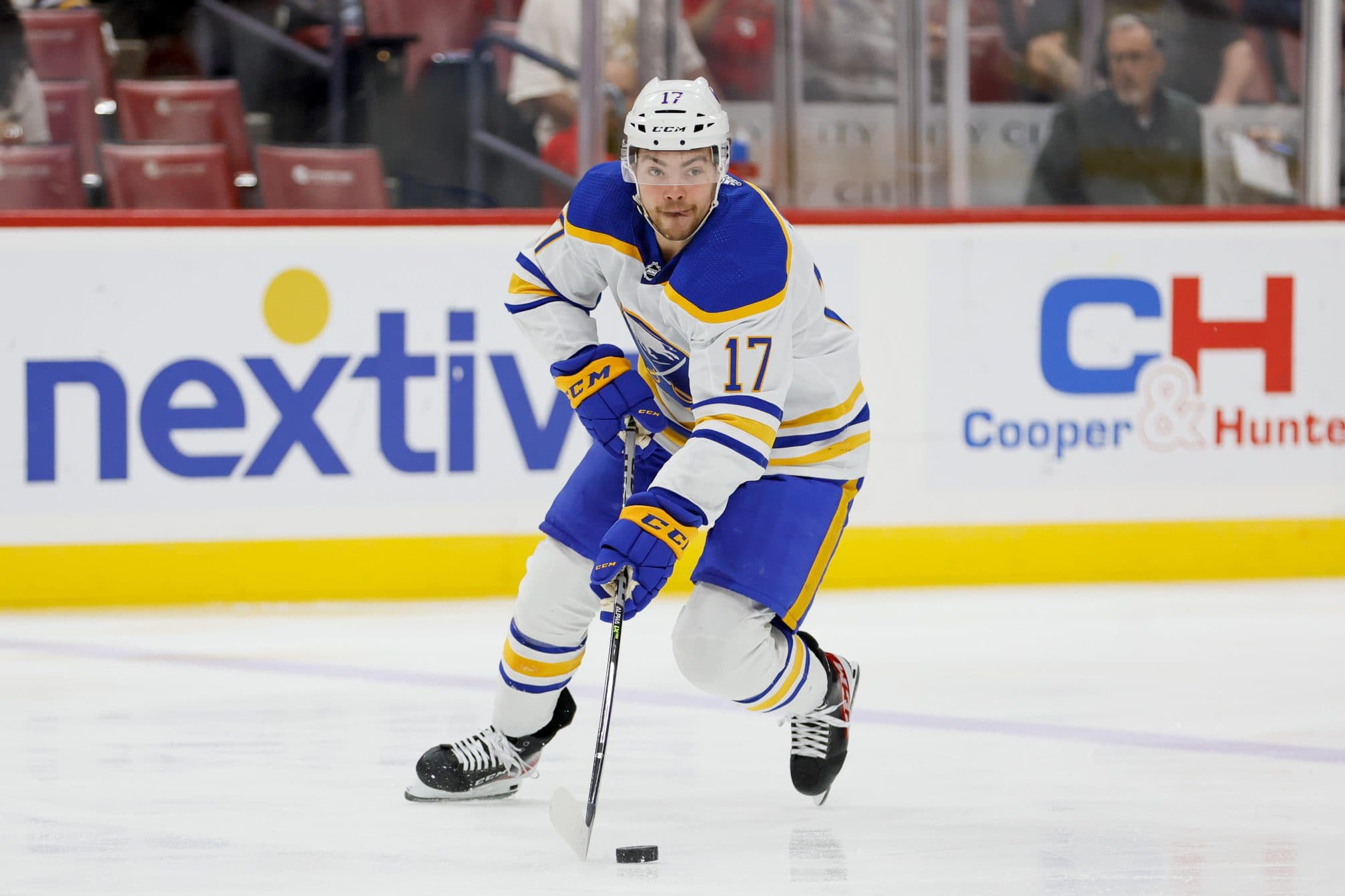 Florida Panthers Sign Mike Reilly to 1-Year Contract