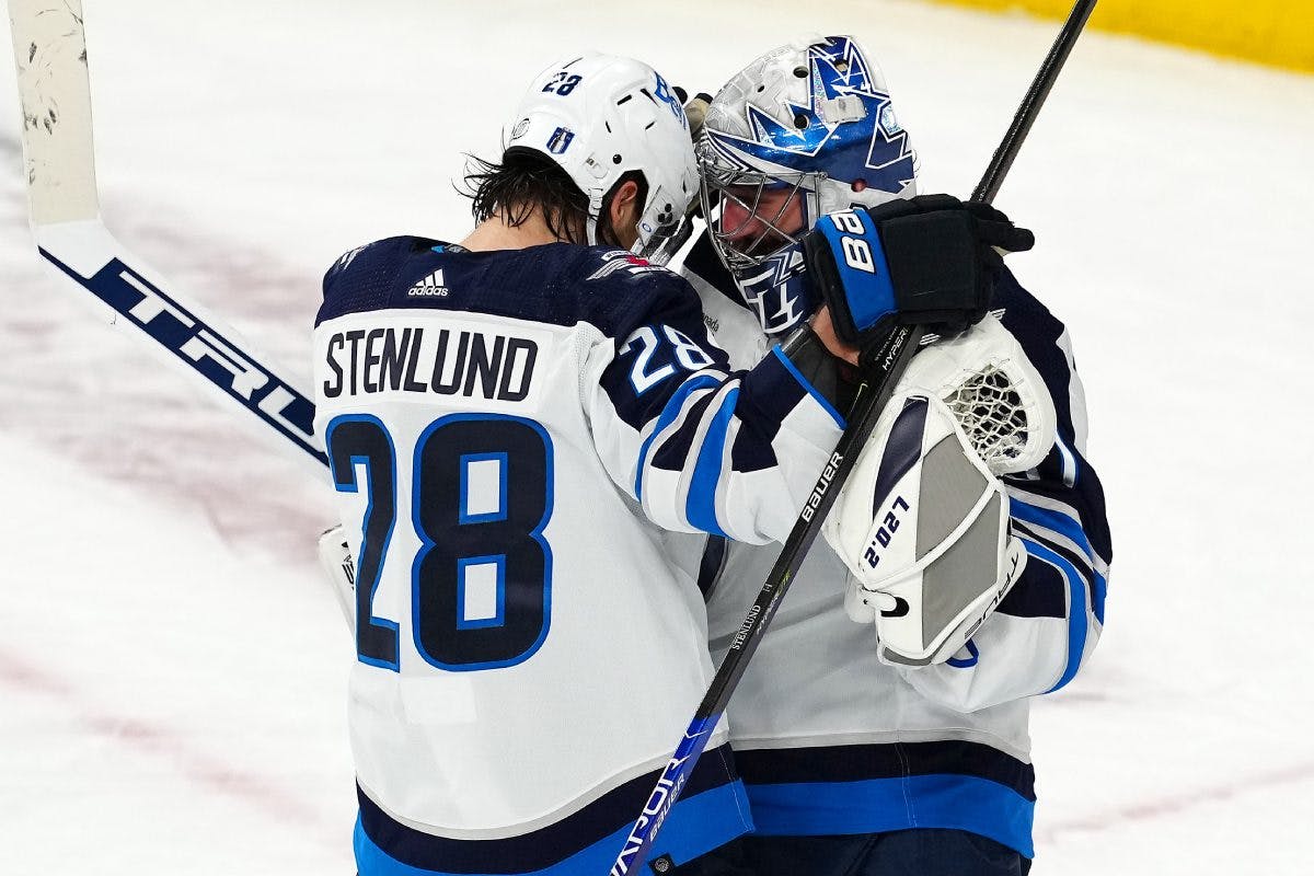 Florida Panthers sign Kevin Stenlund to one-year, $1 million contract