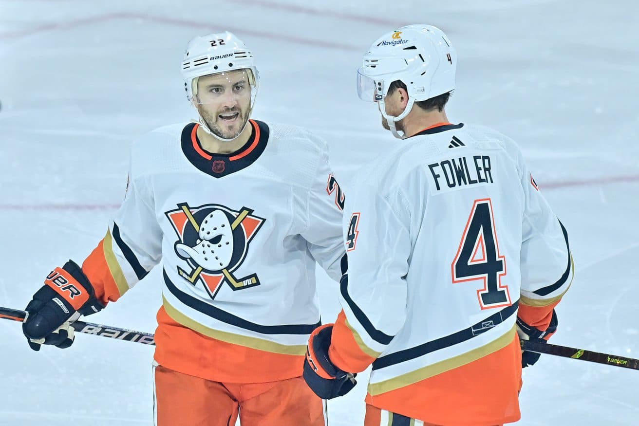 Anaheim Ducks arrive to game in Mighty Ducks jerseys to celebrate