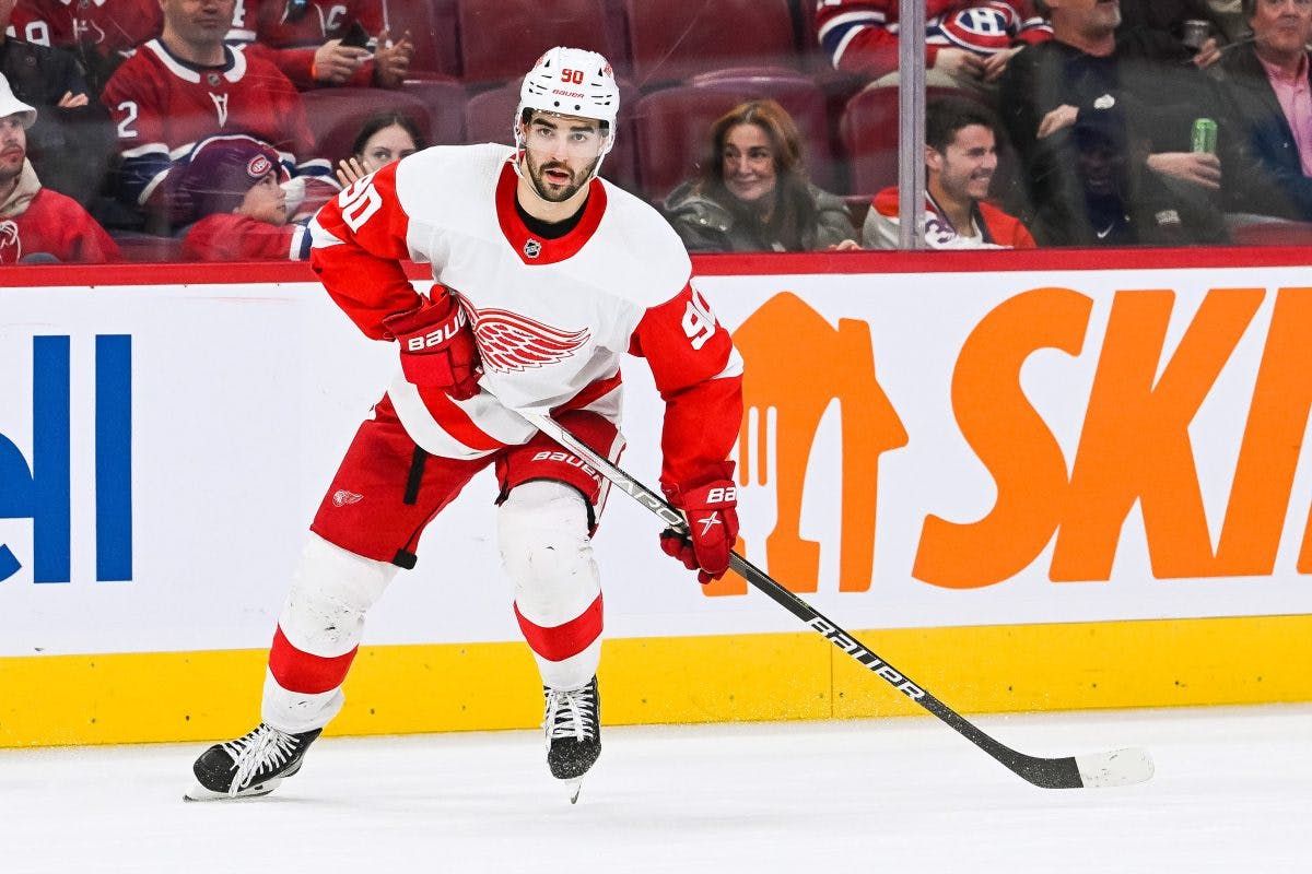 Detroit Red Wings re-sign Joe Veleno to one-year, $825,000 contract