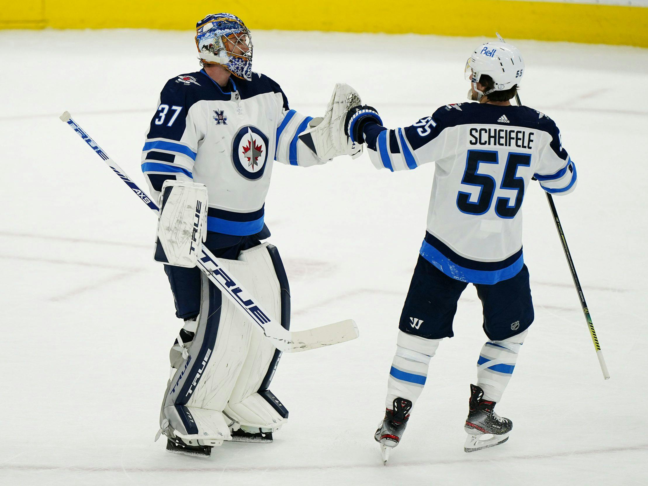 Trending Topics: What's next for Jacob Trouba and the Jets?