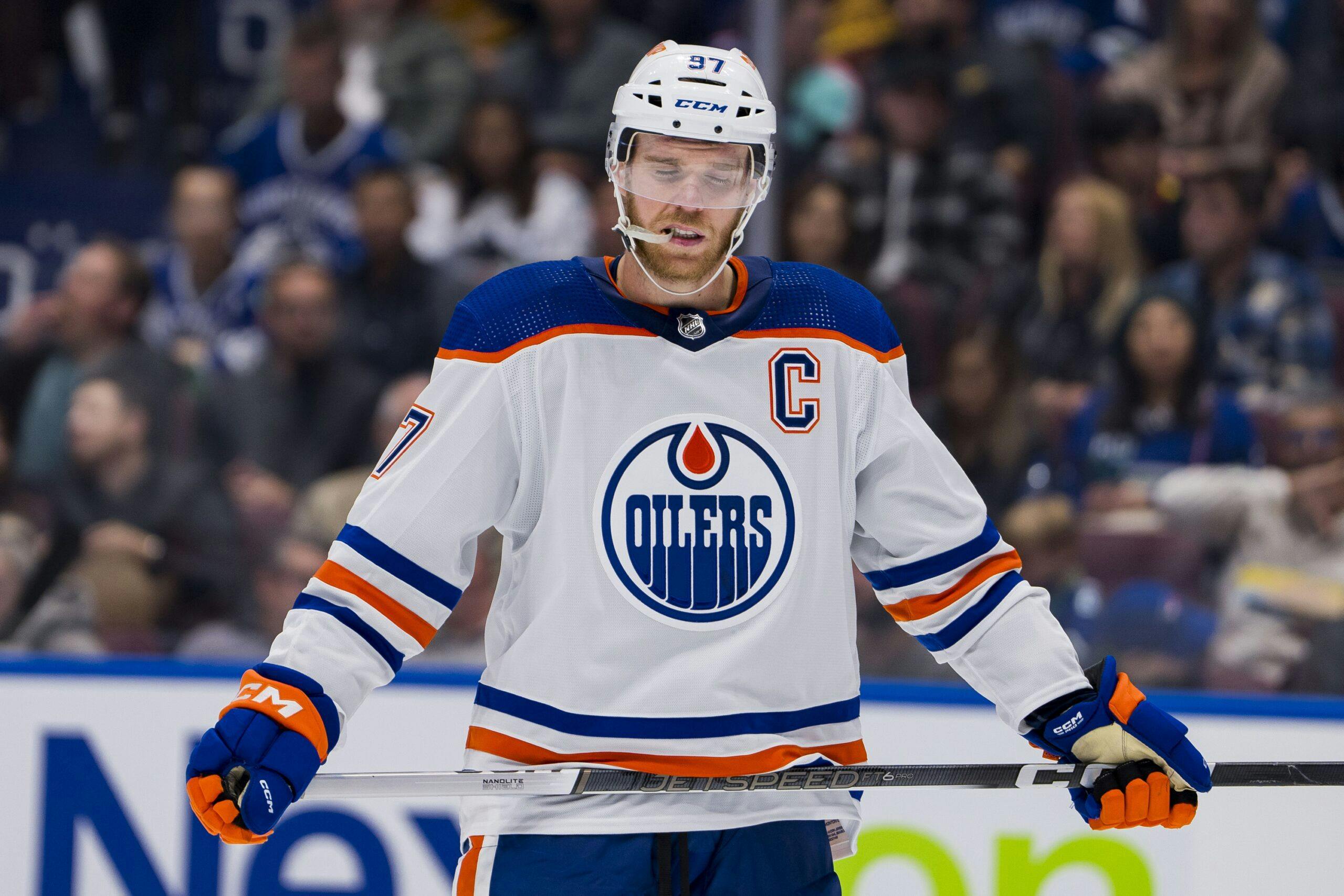 Oilers captain Connor McDavid to miss 1–2 weeks with upper-body injury