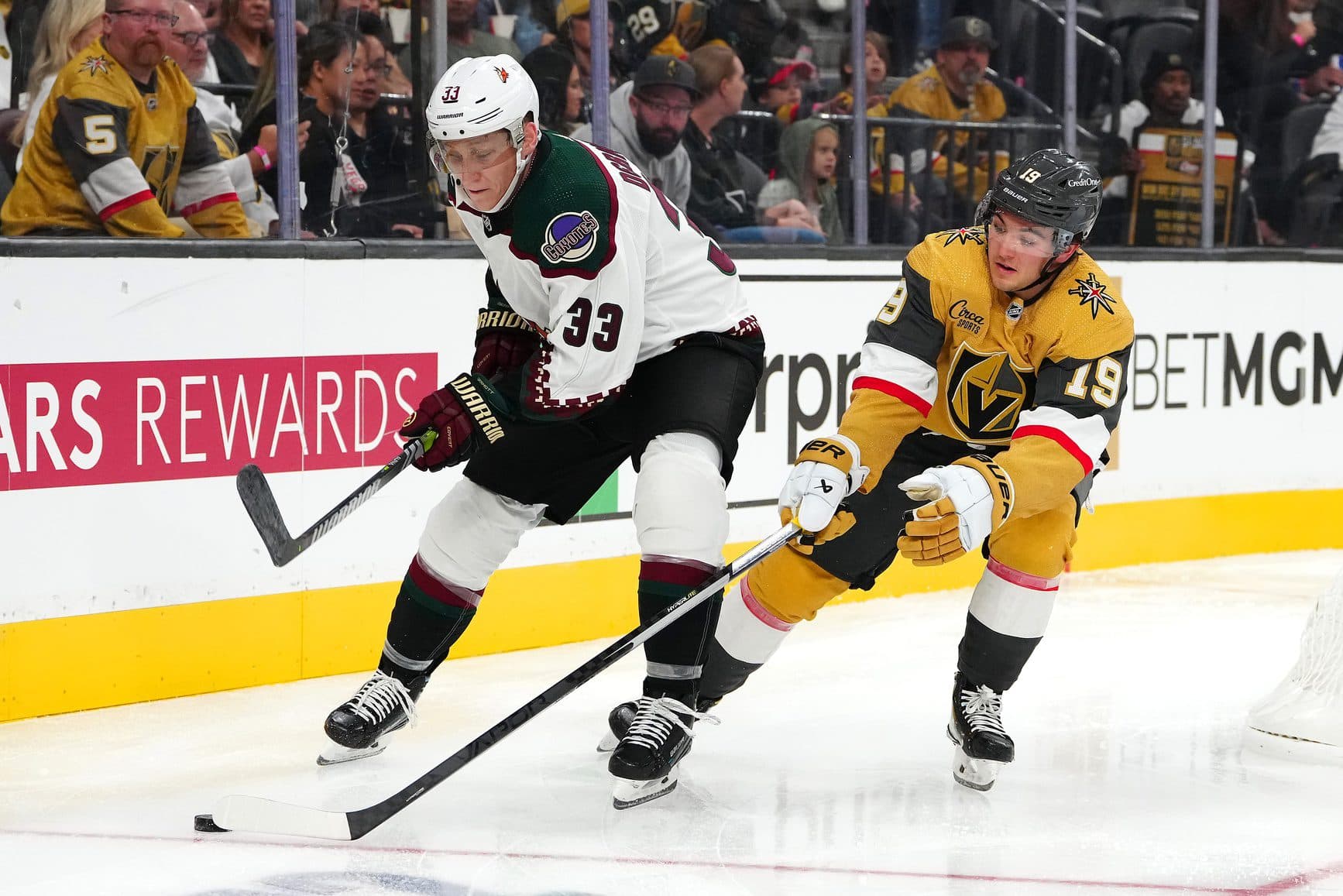 Coyotes defenseman Travis Dermott injured, Michael Kesselring recalled